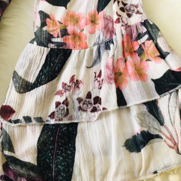 👗SOLD!!!!!!Lovers + Friends Dress 👗 - Picture 3 of 5